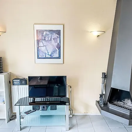 Tossens-5 By Interhome * توسينس